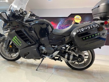 Carenados Moto Kawasaki GTR1400/ZG1400 2007-2009 - Negro Monstruo
